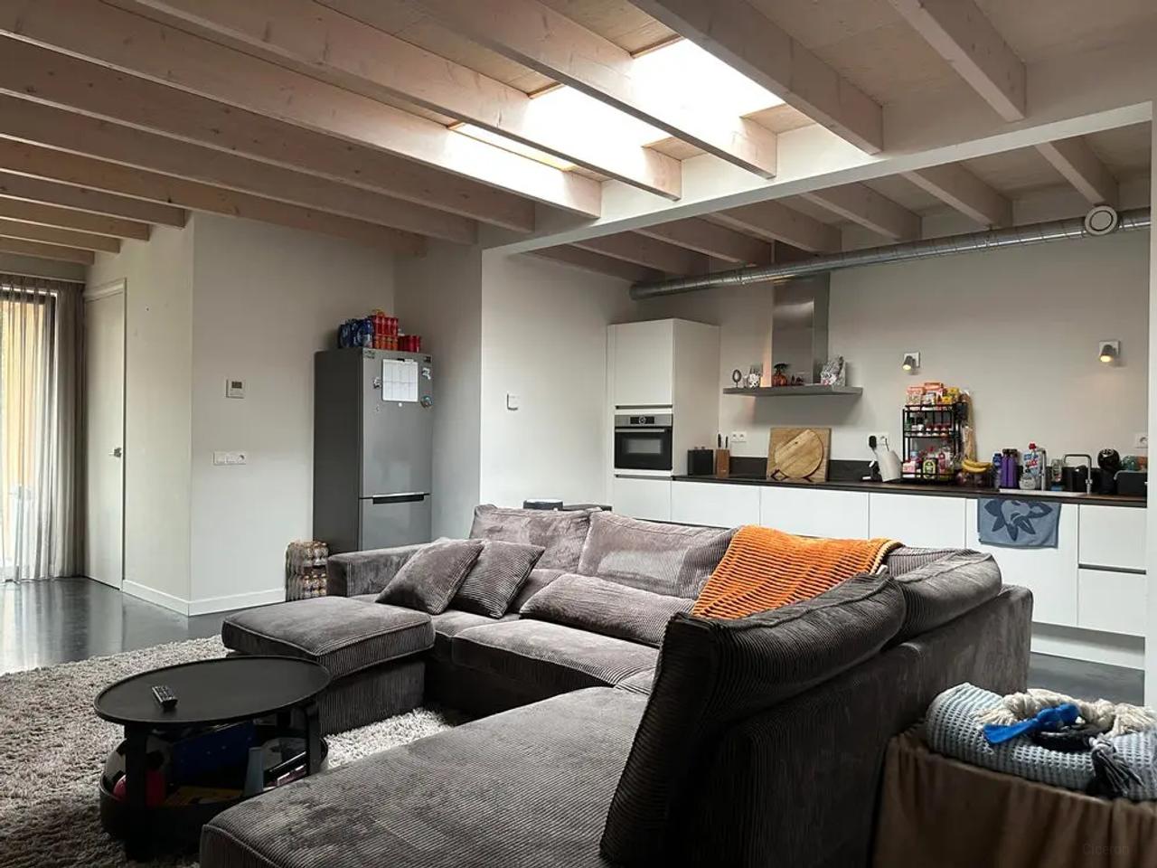124 m² rental home with garden and parking - Image 4