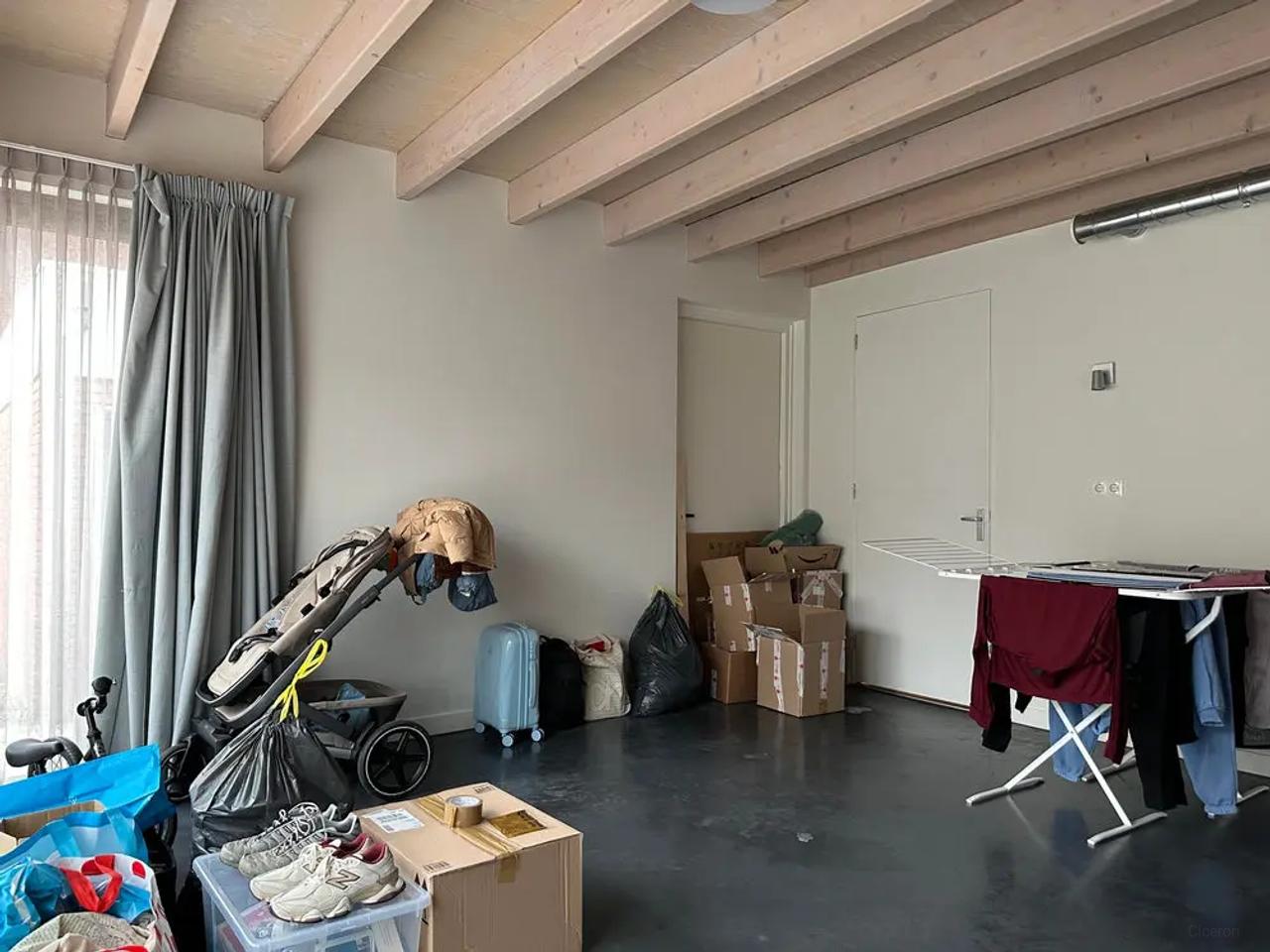 124 m² rental home with garden and parking - Image 6