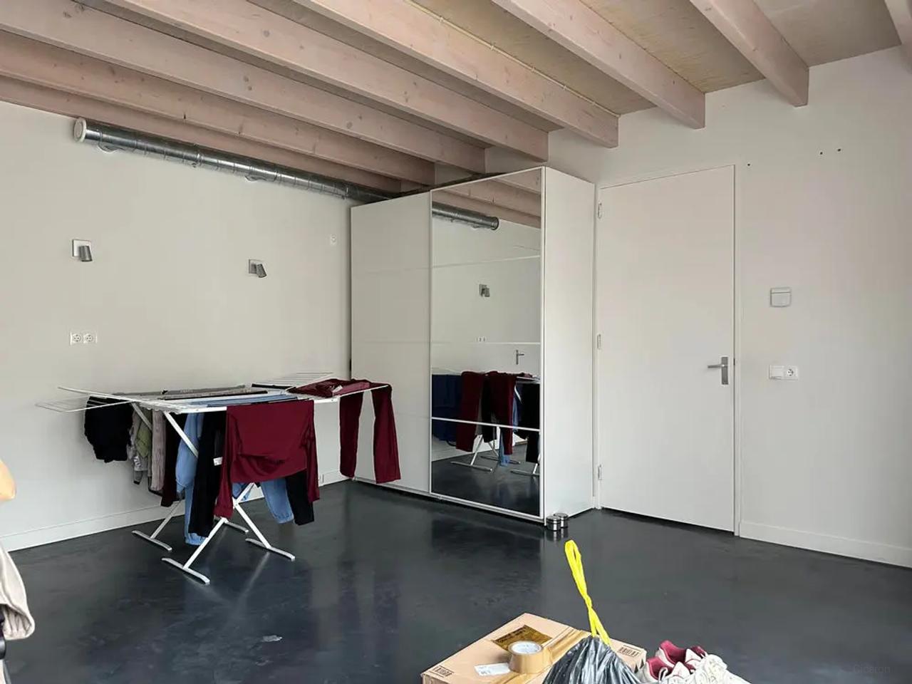 124 m² rental home with garden and parking - Image 7