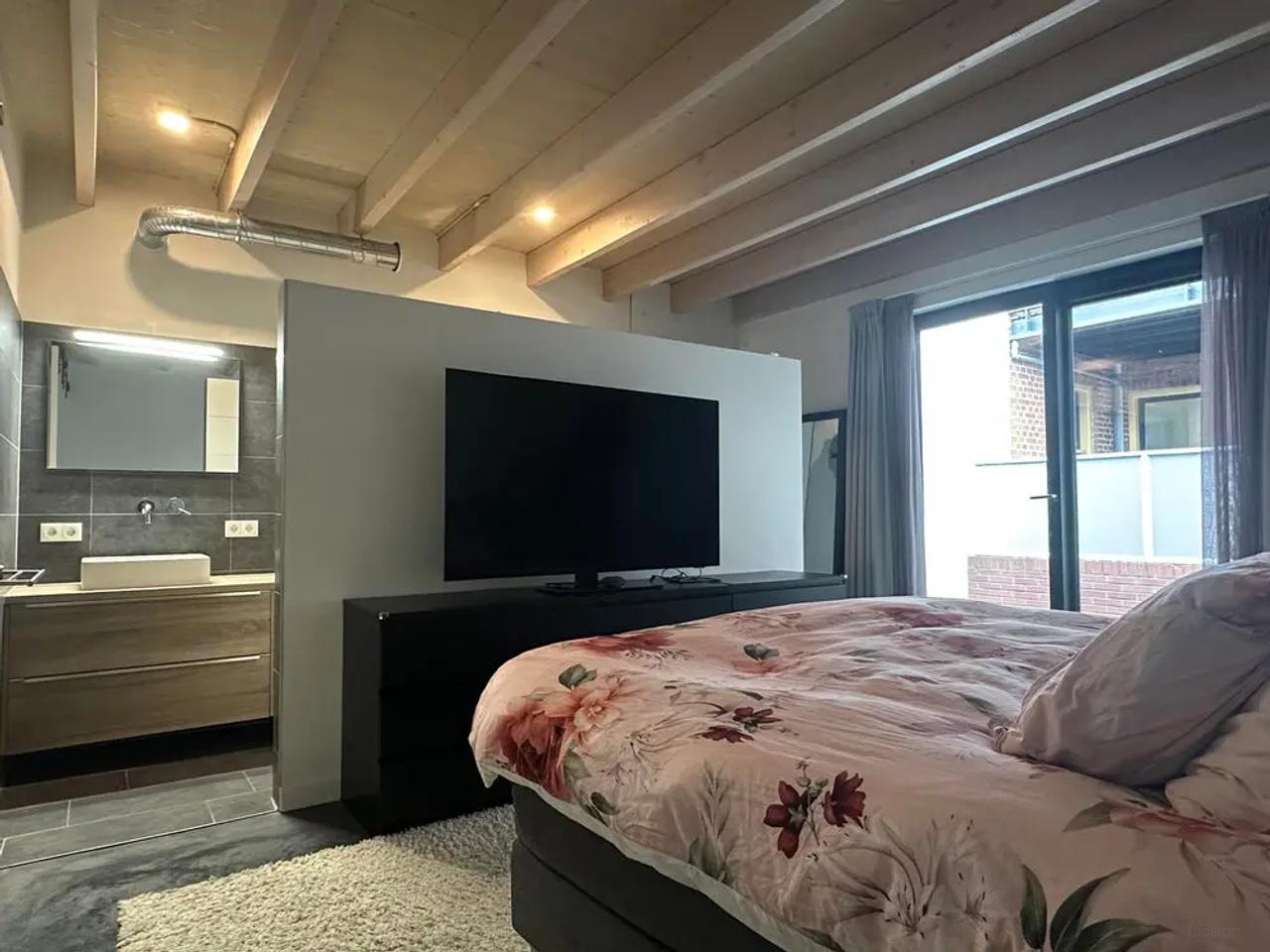 124 m² rental home with garden and parking - Image 12