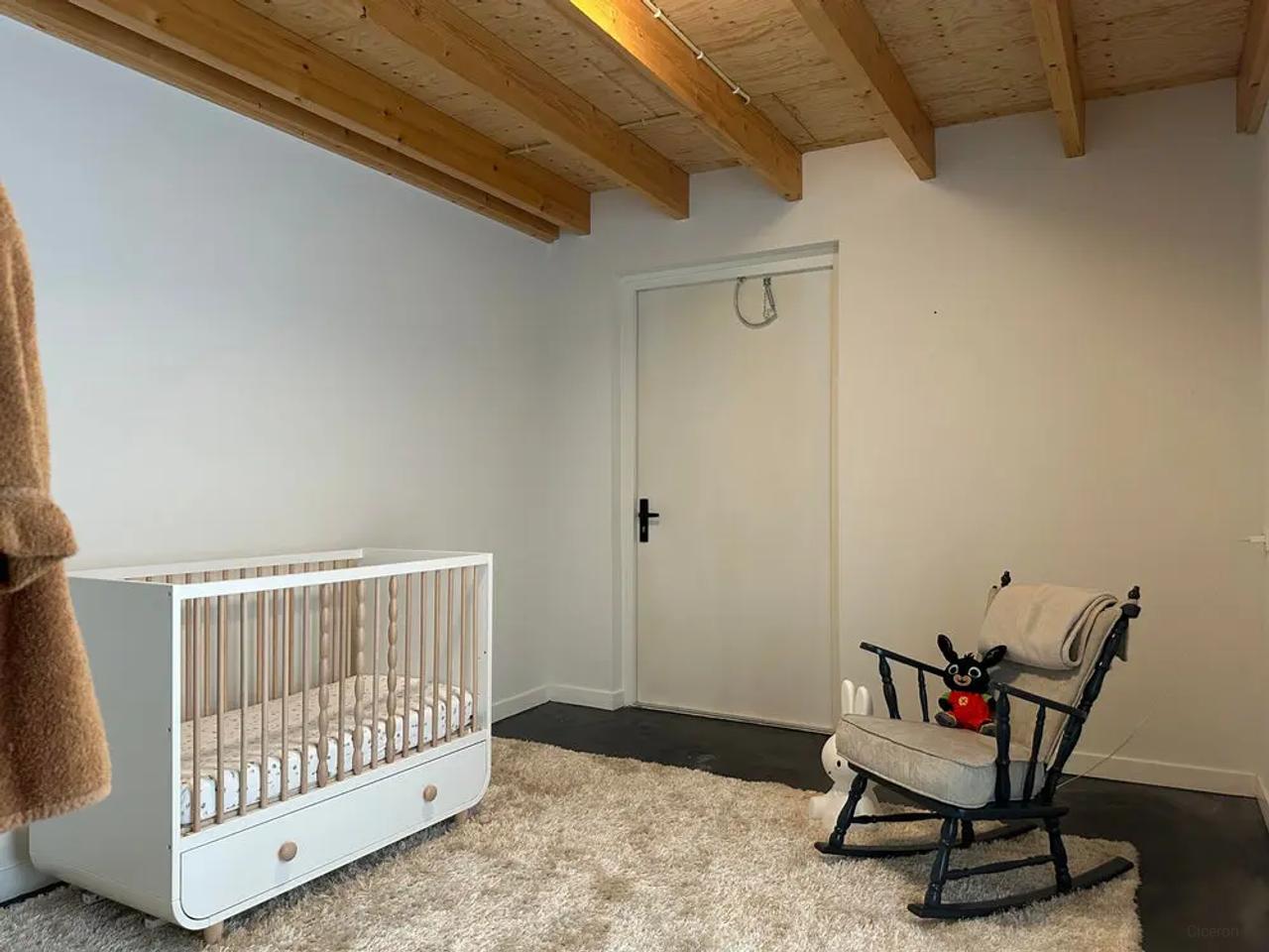 124 m² rental home with garden and parking - Image 15