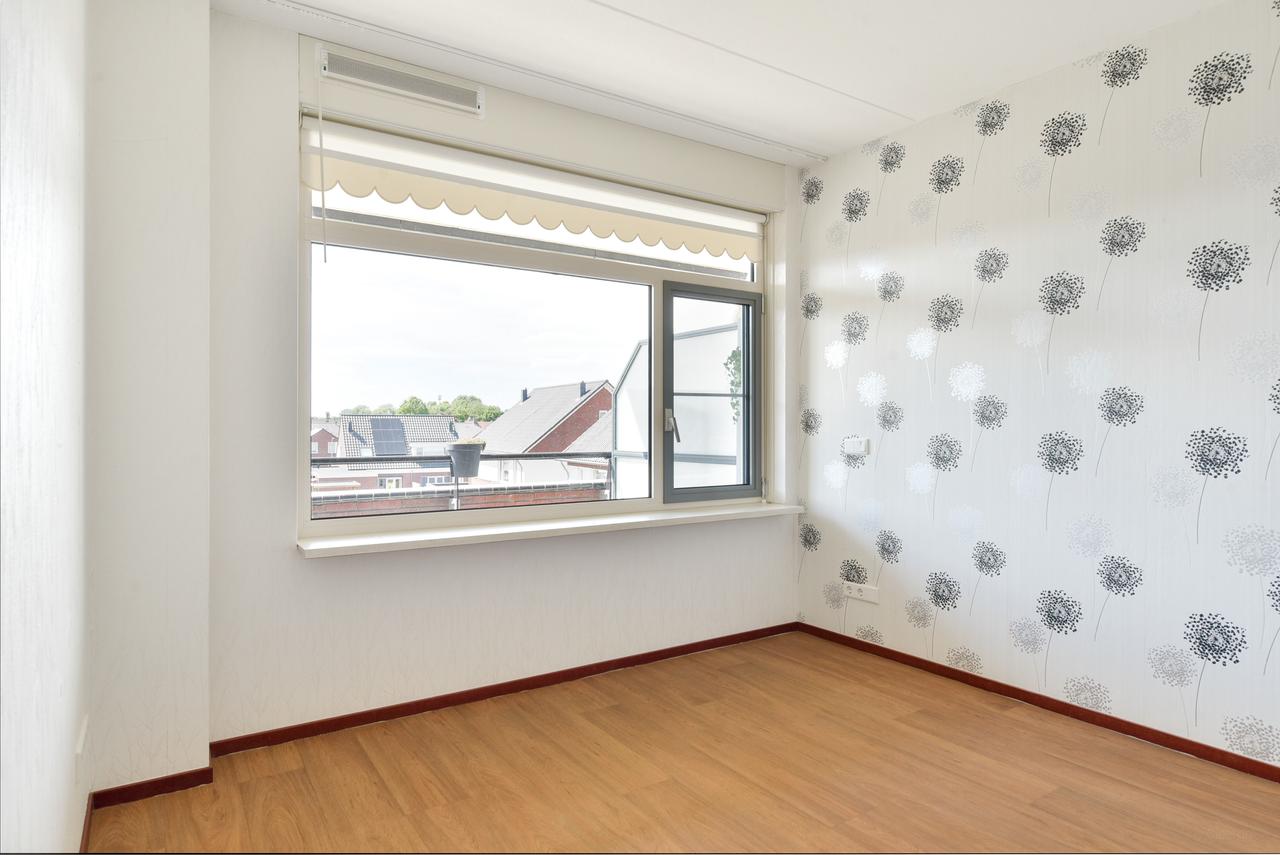 55+ Apartment with West-Facing Balcony in Kesteren - Image 11