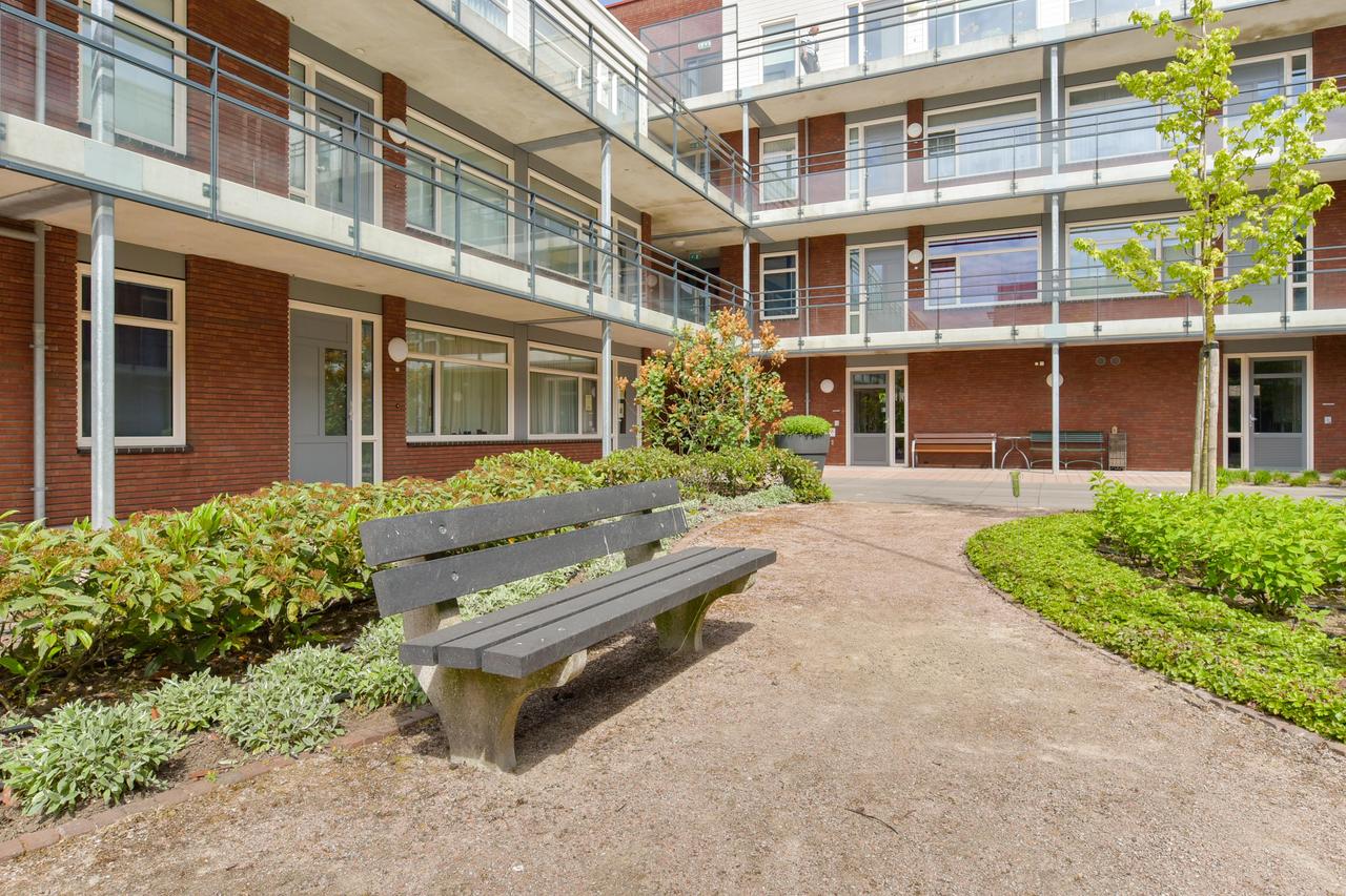 55+ Apartment with West-Facing Balcony in Kesteren - Image 13