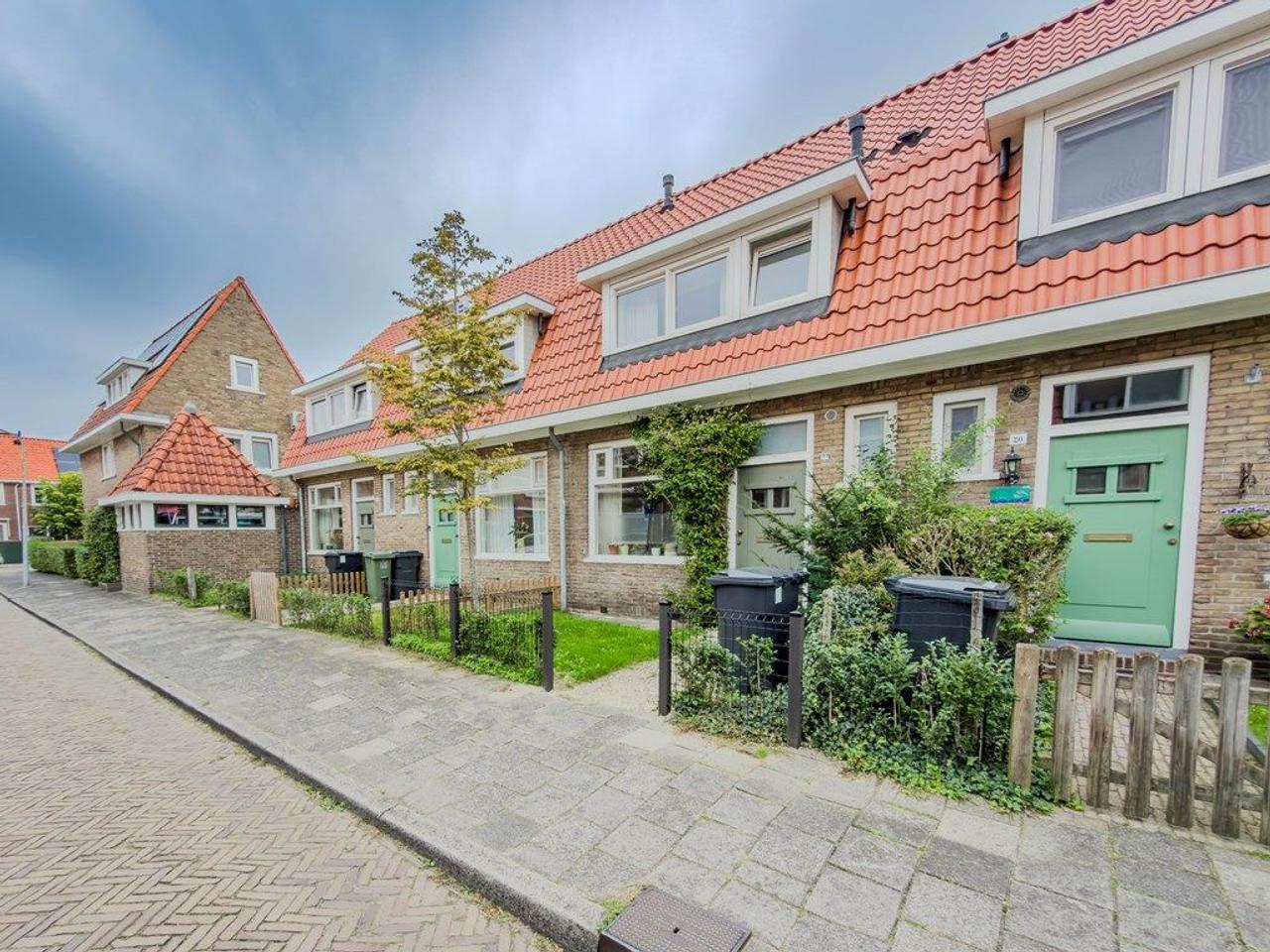 Gemeubileerd huis met groene tuin - Afbeelding 1