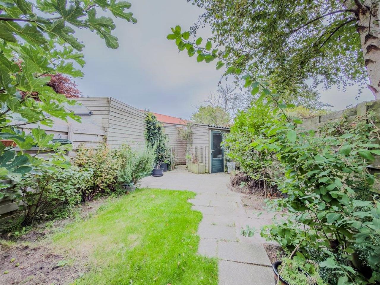 Gemeubileerd huis met groene tuin - Afbeelding 6