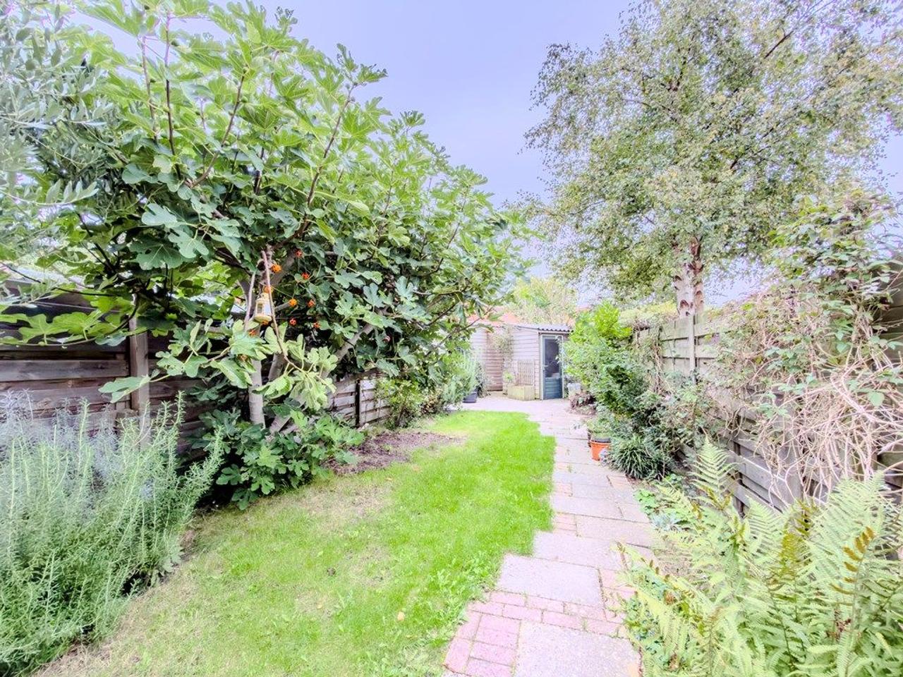 Gemeubileerd huis met groene tuin - Afbeelding 9