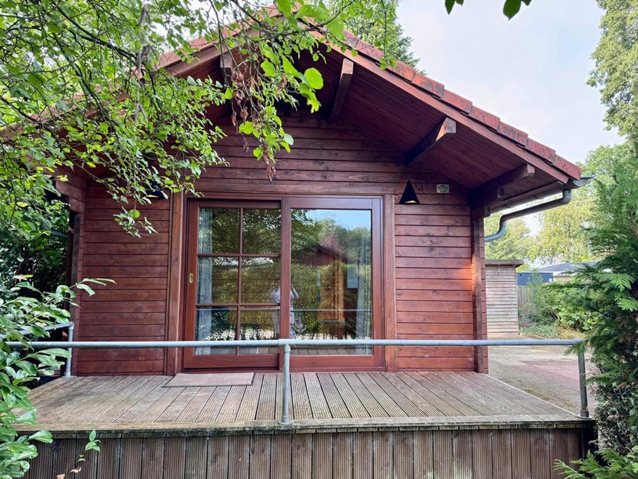 Detached holiday home with sunny garden - Image 1