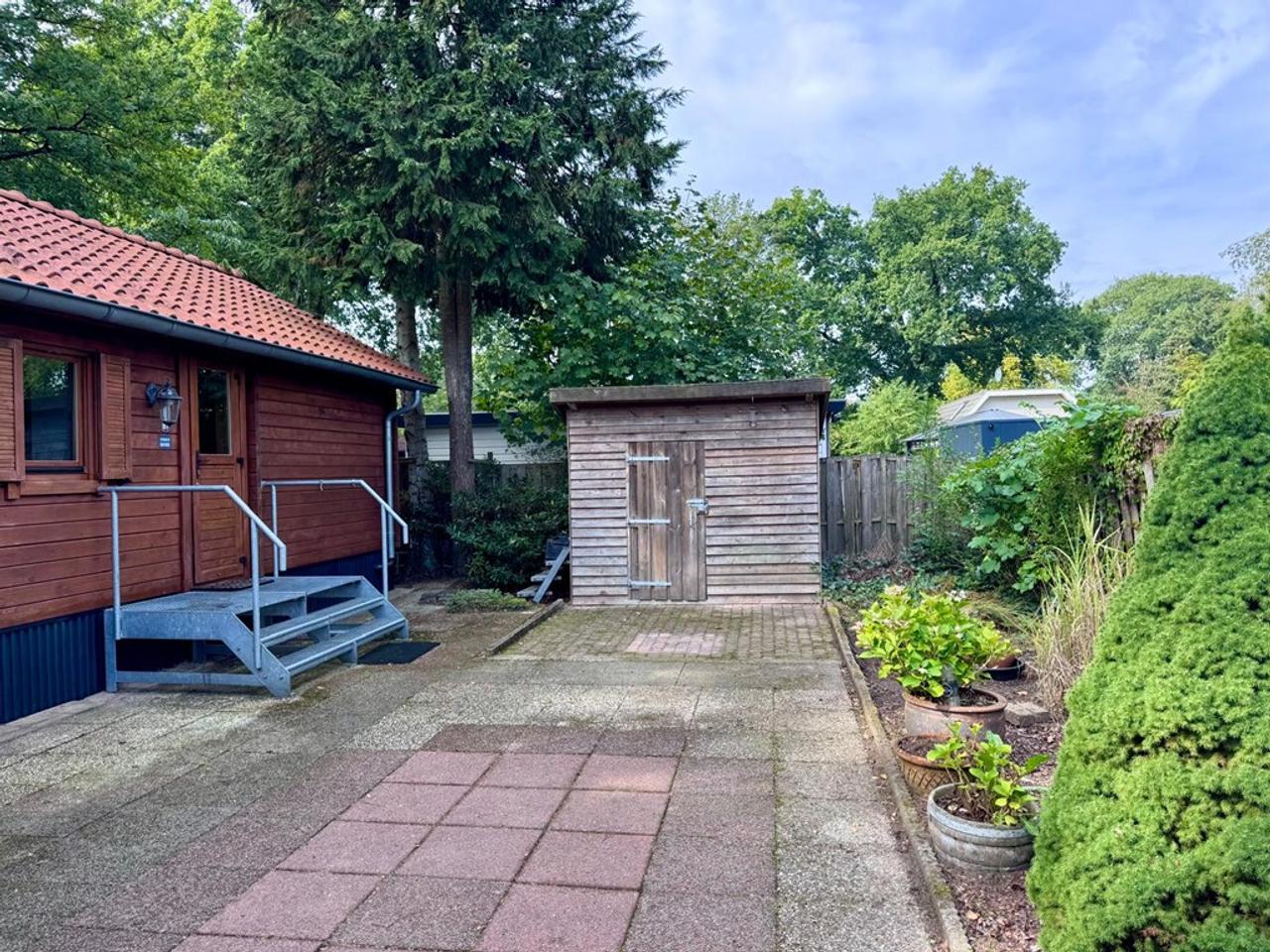 Detached holiday home with sunny garden - Image 20