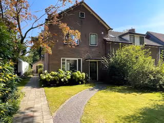 Corner house with 3 bedrooms near the forest