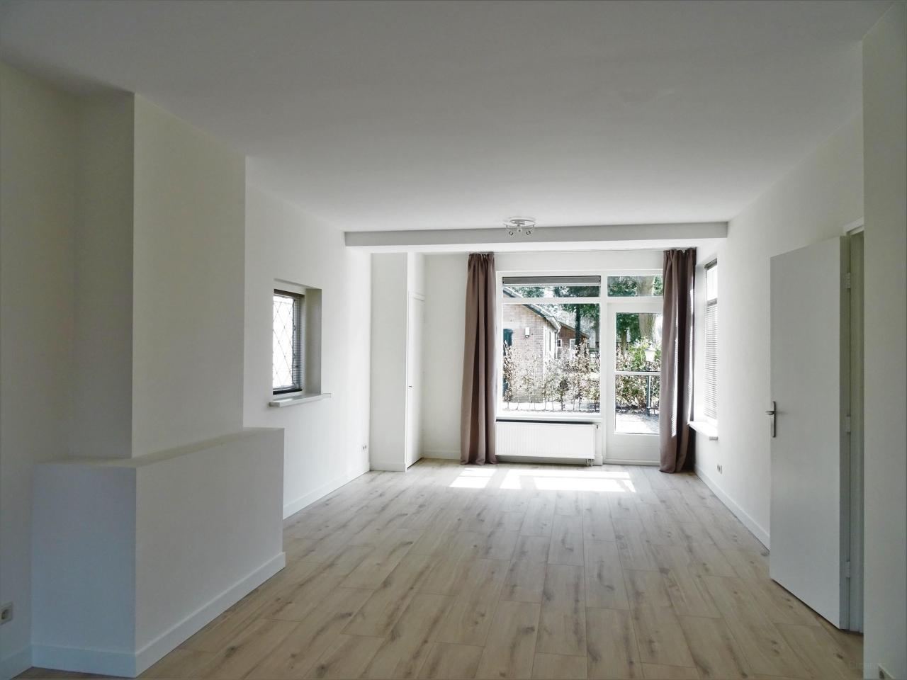 Corner house with 3 bedrooms near the forest - Image 3
