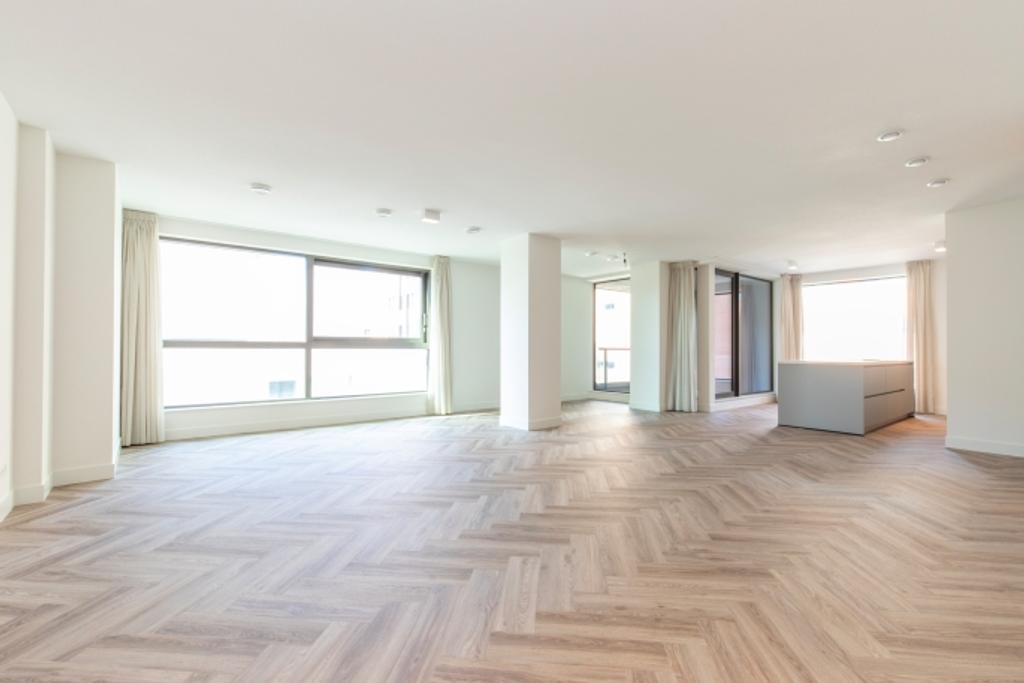 3-Bedroom Apartment in Sloterdijk - Image 2