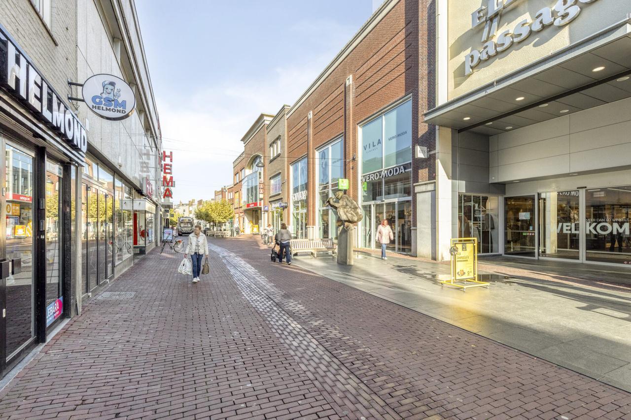 145 m² bovenwoning met garage in Helmond - Afbeelding 2