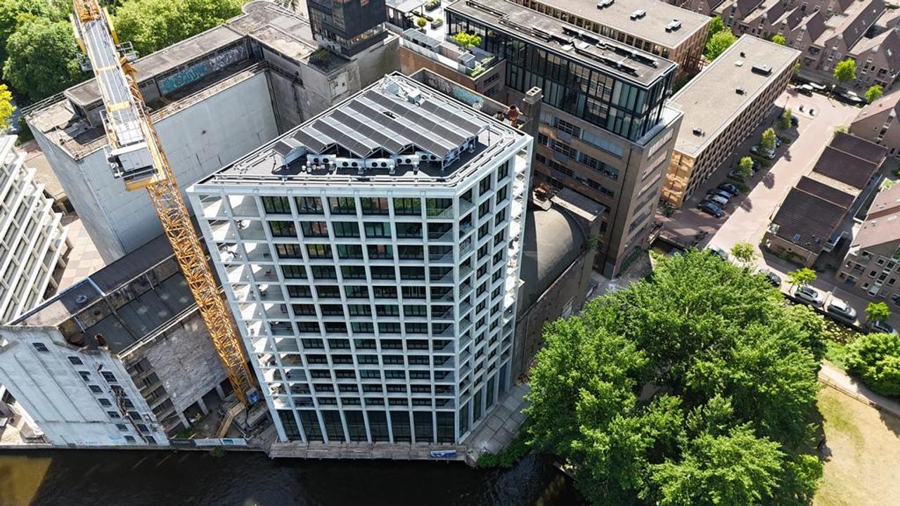 155 m² penthouse on the 13th floor - Image 2