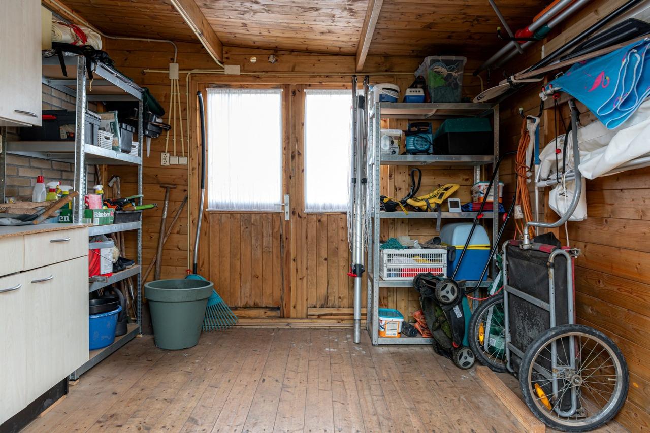 Recreational Home on Open Water in Grou - Image 19