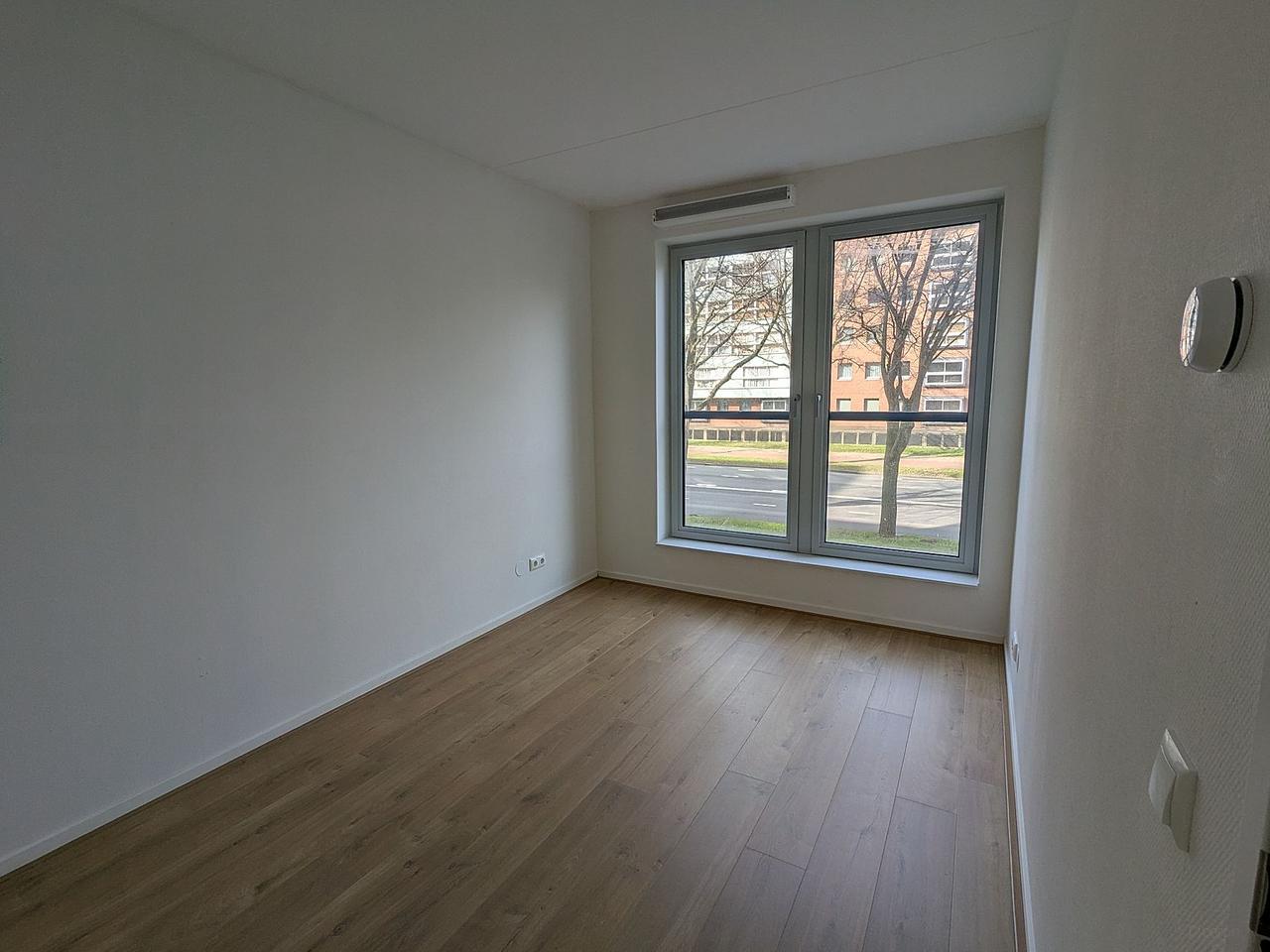 89 m² Apartment with Balcony in The Hague - Image 4