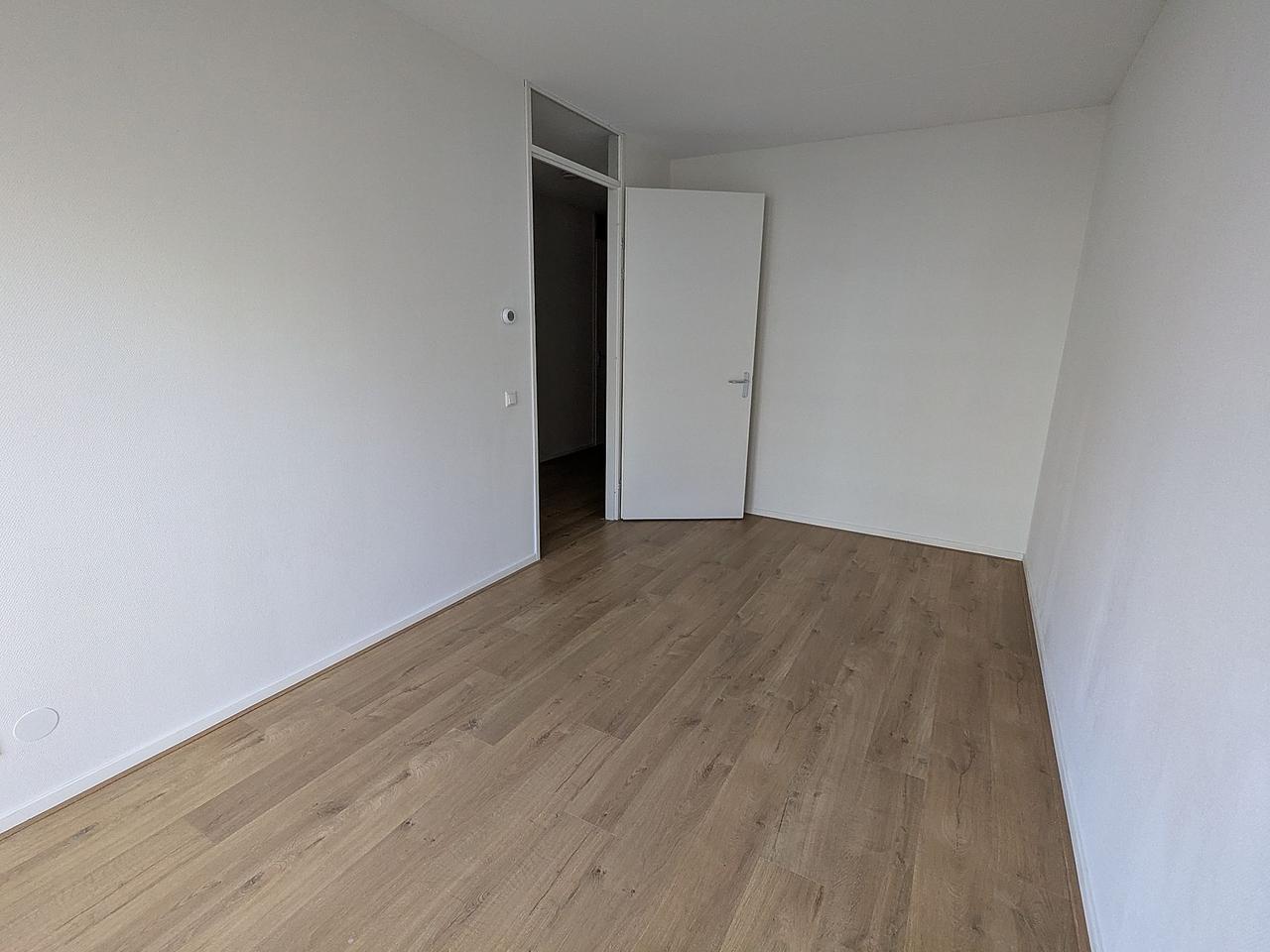 89 m² Apartment with Balcony in The Hague - Image 5