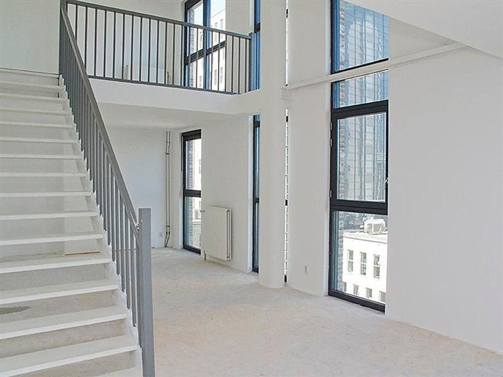 115 m² apartment with mezzanine in Bezuidenhout - Image 3