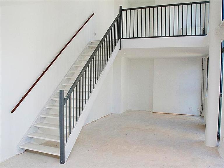 115 m² apartment with mezzanine in Bezuidenhout - Image 4