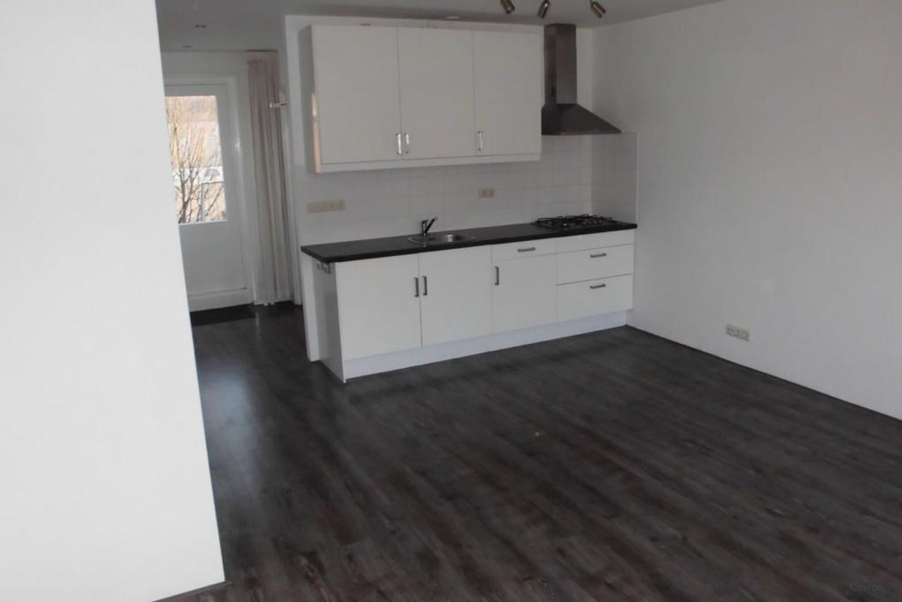 Apartment with Rooftop Terrace in Tongelre - Image 2