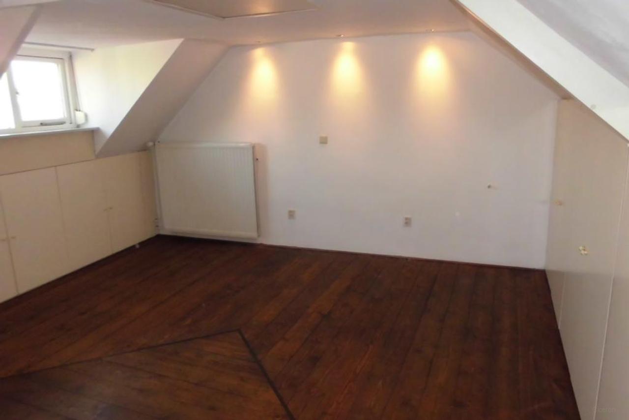 Apartment with Rooftop Terrace in Tongelre - Image 4