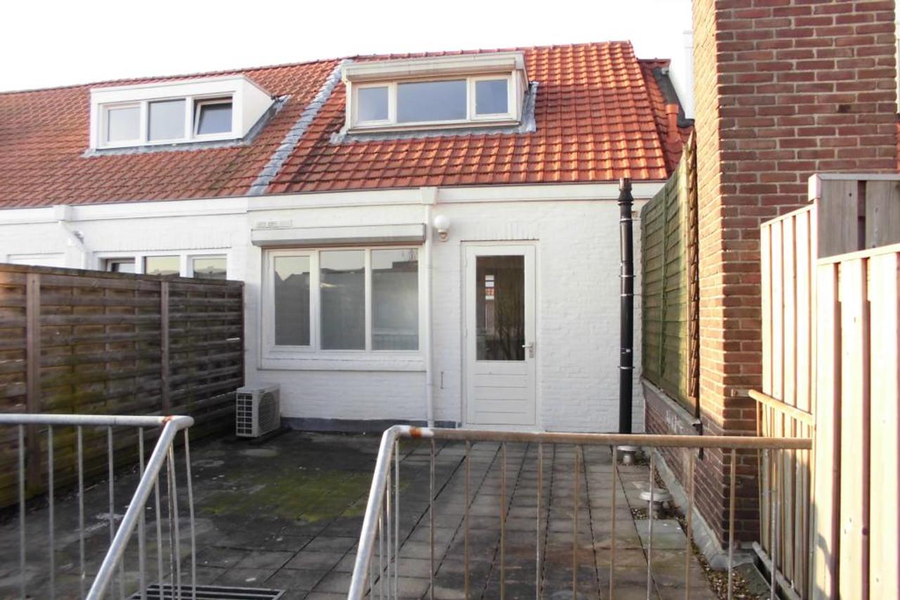 Apartment with Rooftop Terrace in Tongelre - Image 9
