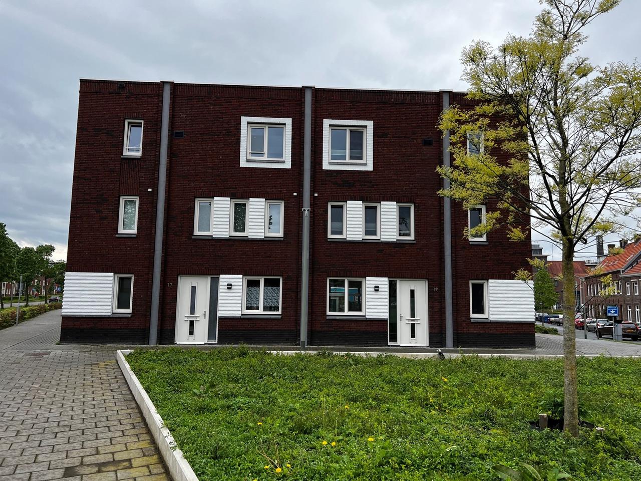 Gasloze 4-slaapkamerwoning in Roerdelta - Afbeelding 1