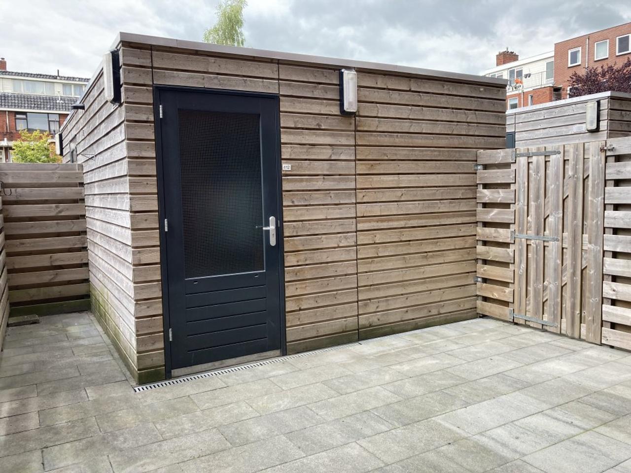 Ground-floor apartment with garden and parking - Image 8