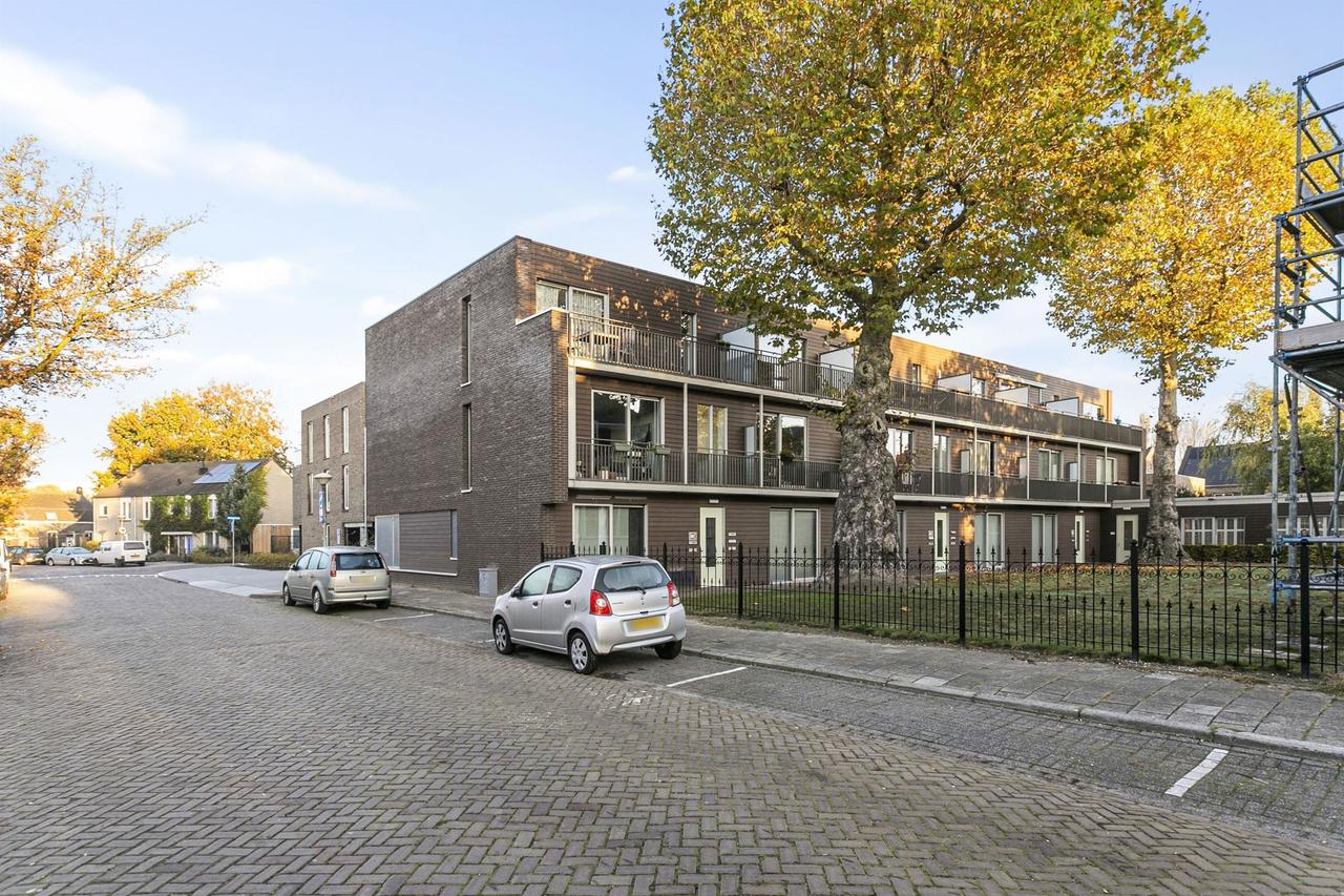 55 m² apartment in Eindhoven with kitchen - Image 1
