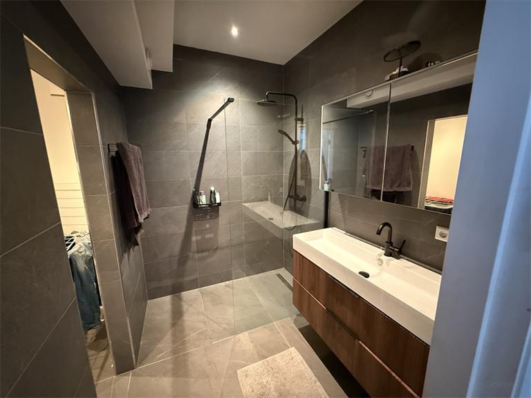 Gemeubileerd 92 m² appartement met balkon - Afbeelding 6