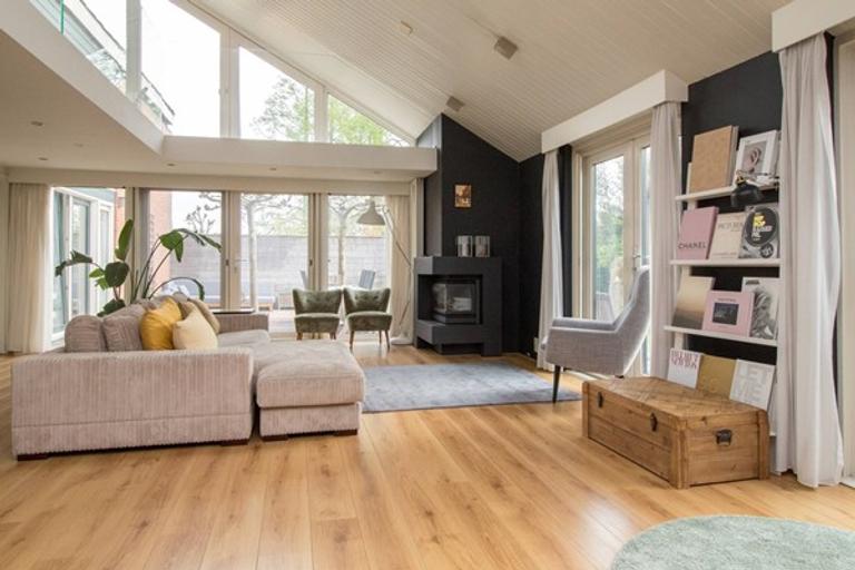 Furnished waterfront bungalow - Image 6