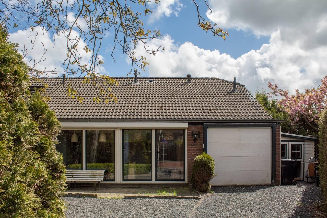 Furnished waterfront bungalow - Image 9