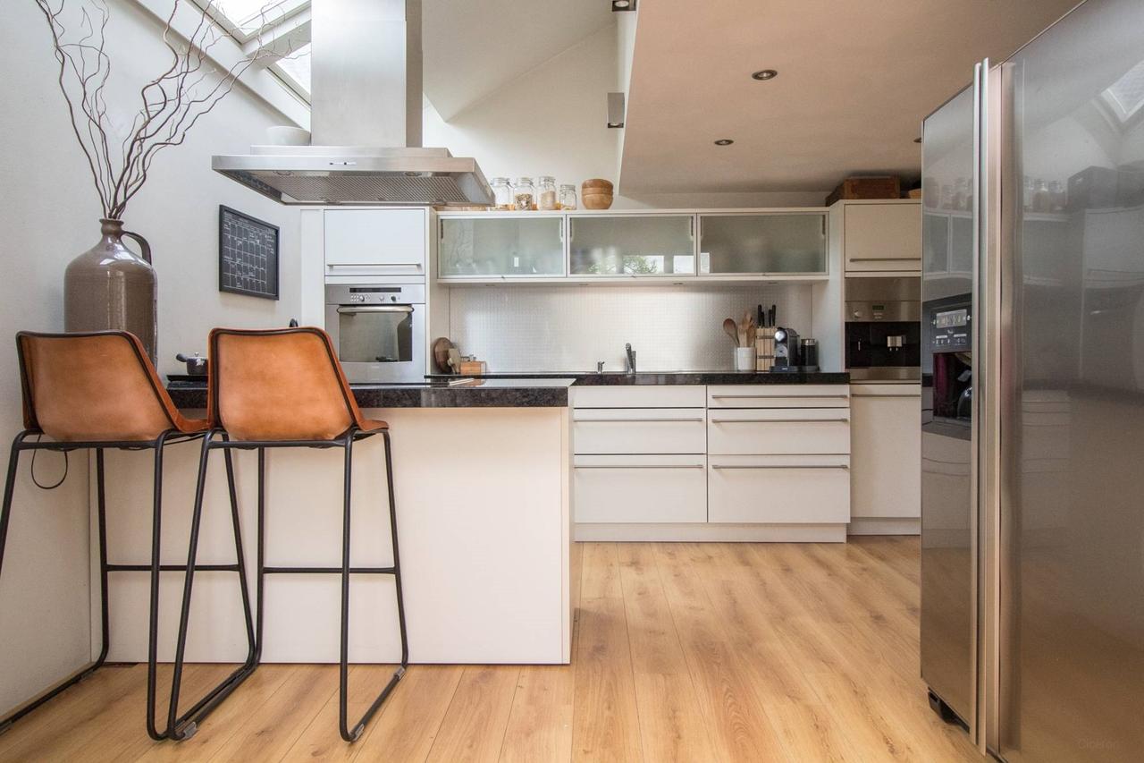 Furnished waterfront bungalow - Image 12