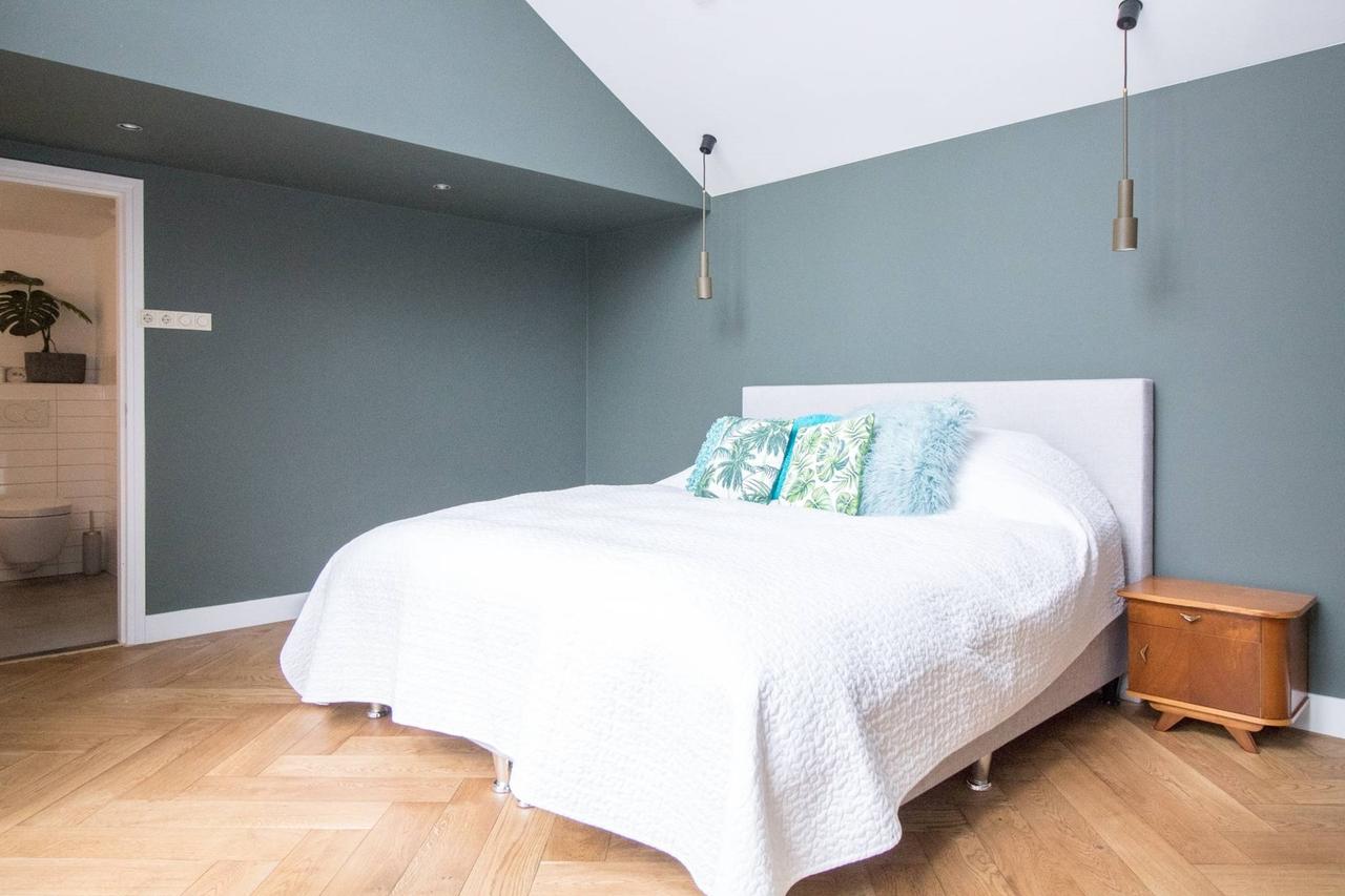 Furnished waterfront bungalow - Image 18
