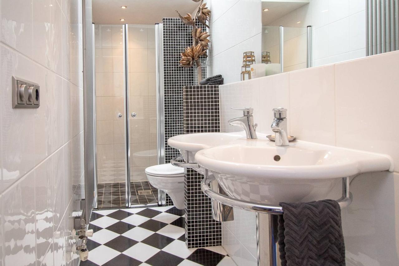 Furnished waterfront bungalow - Image 28