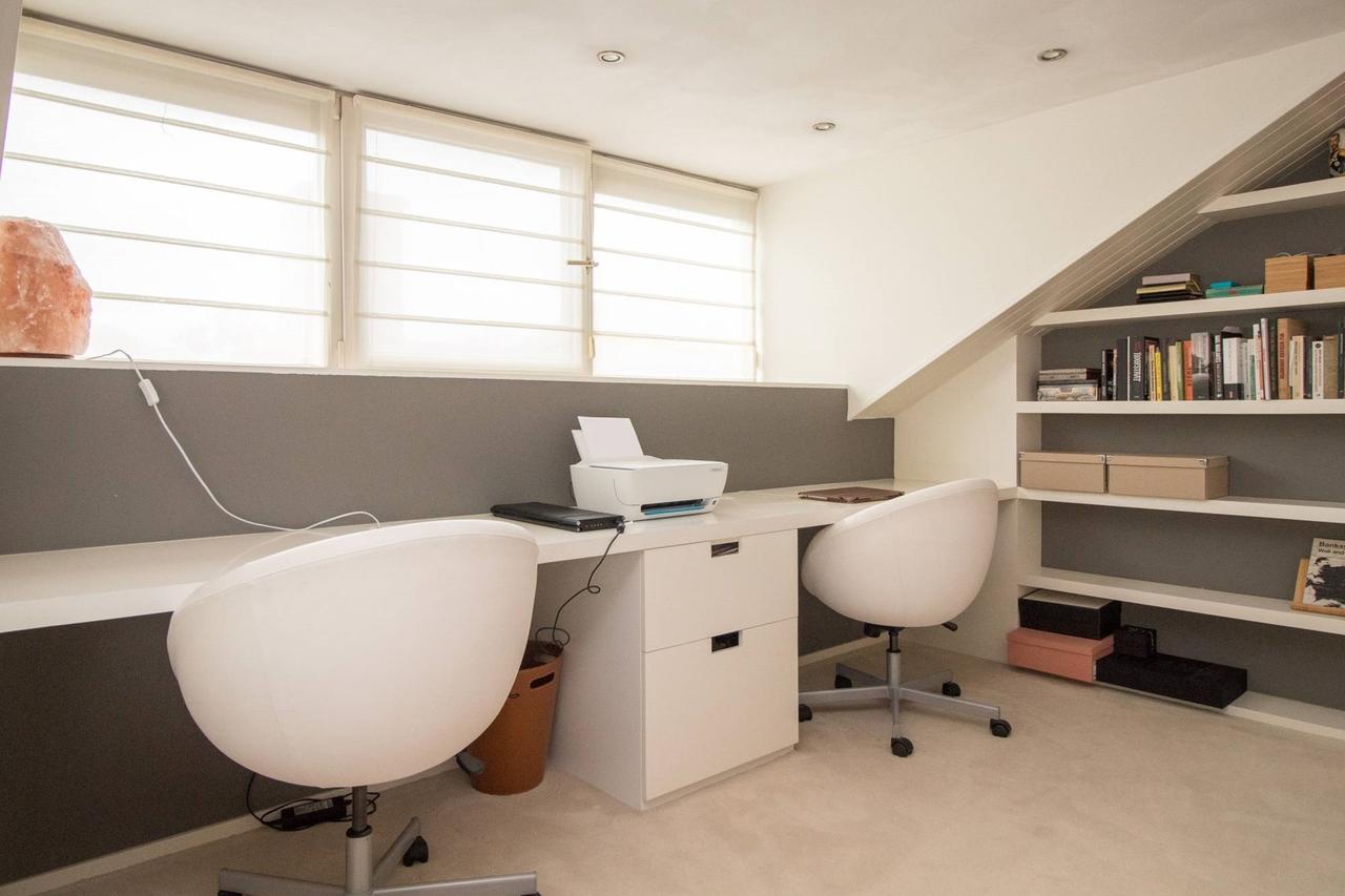 Furnished waterfront bungalow - Image 32