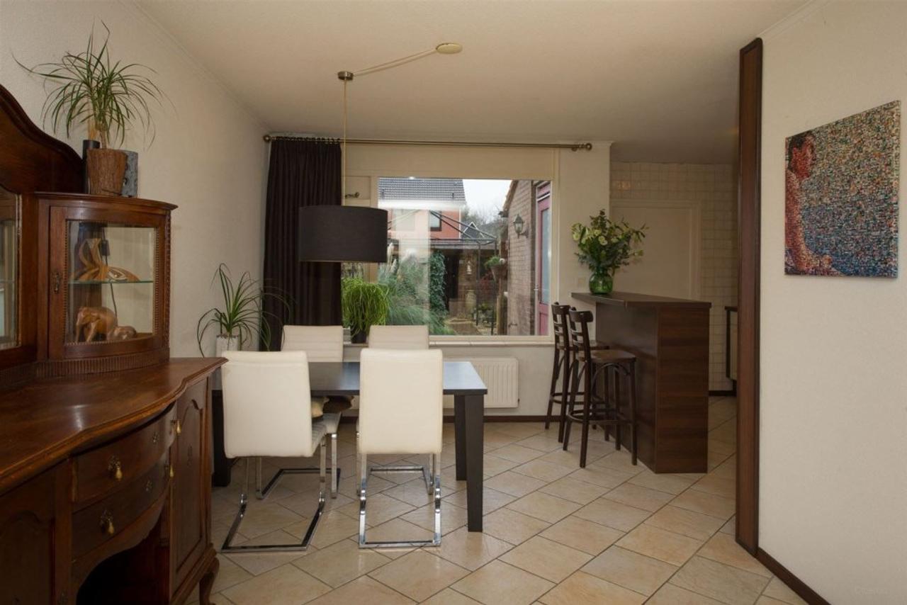 3-bedroom mid-terrace house with storage room - Image 4