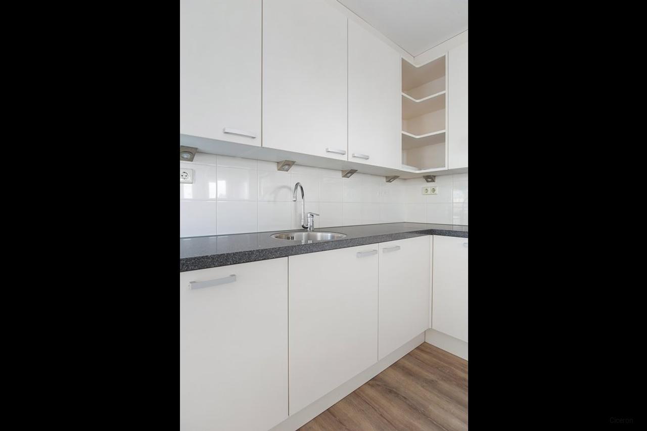 130 m² apartment with 3 bedrooms - Image 7
