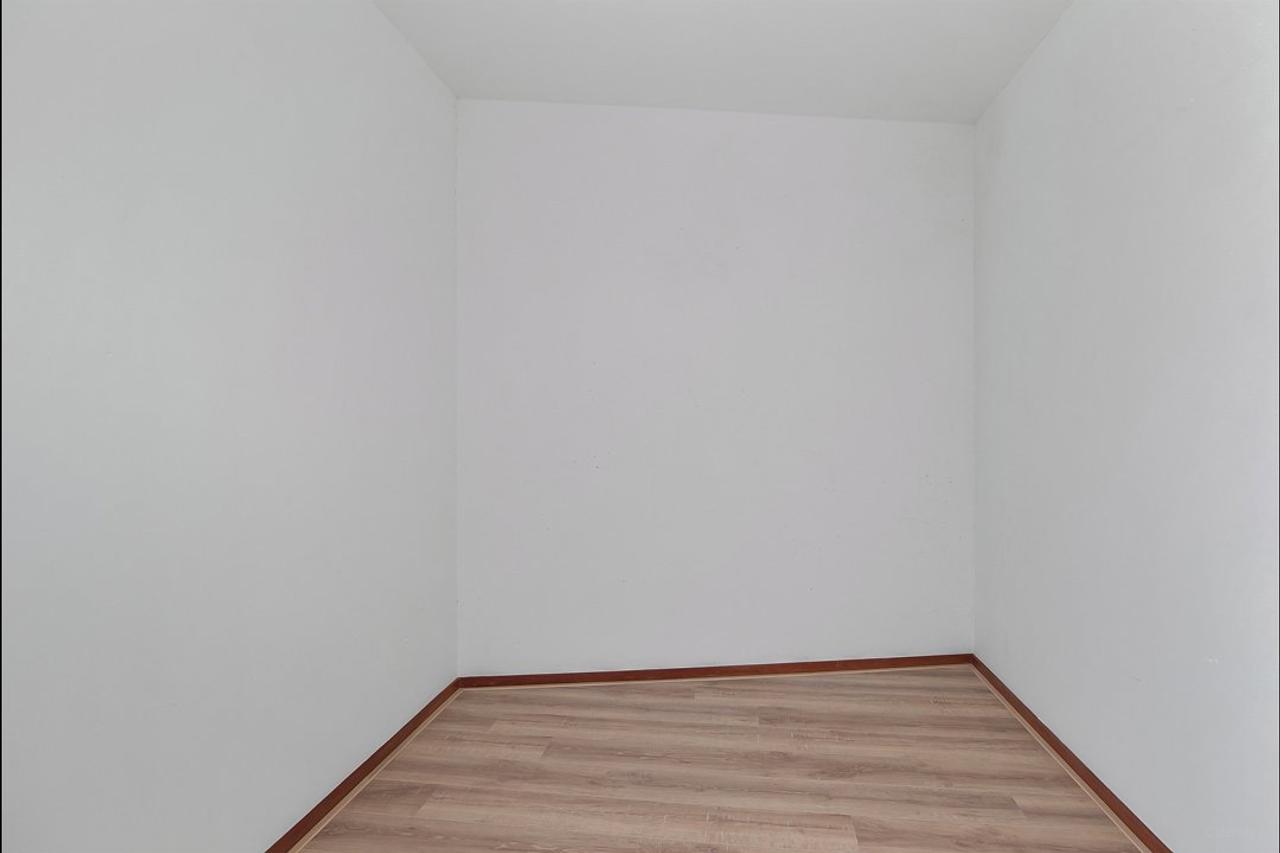 130 m² apartment with 3 bedrooms - Image 13