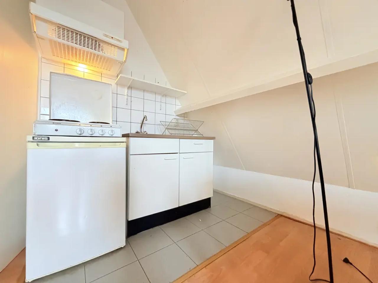 40 m² student apartment near Koningsplein - Image 2