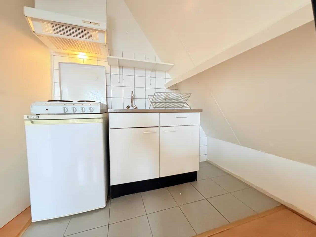 40 m² student apartment near Koningsplein - Image 4