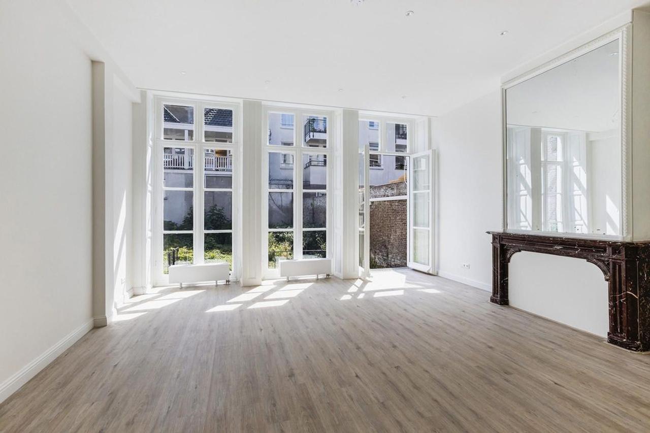 118 m² ground-floor apartment on Lange Voorhout - Image 1