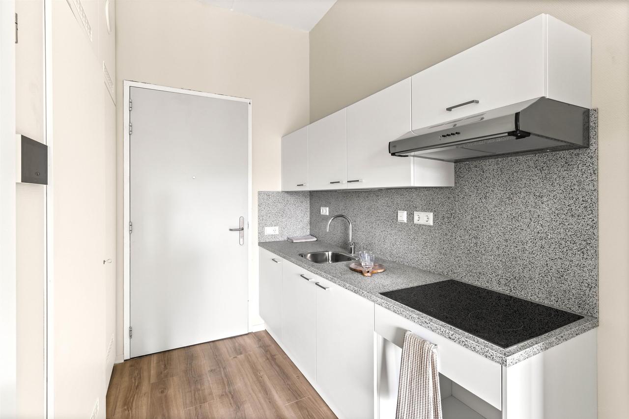Furnished 1-Bedroom Apartment in Bullewijk - Image 22