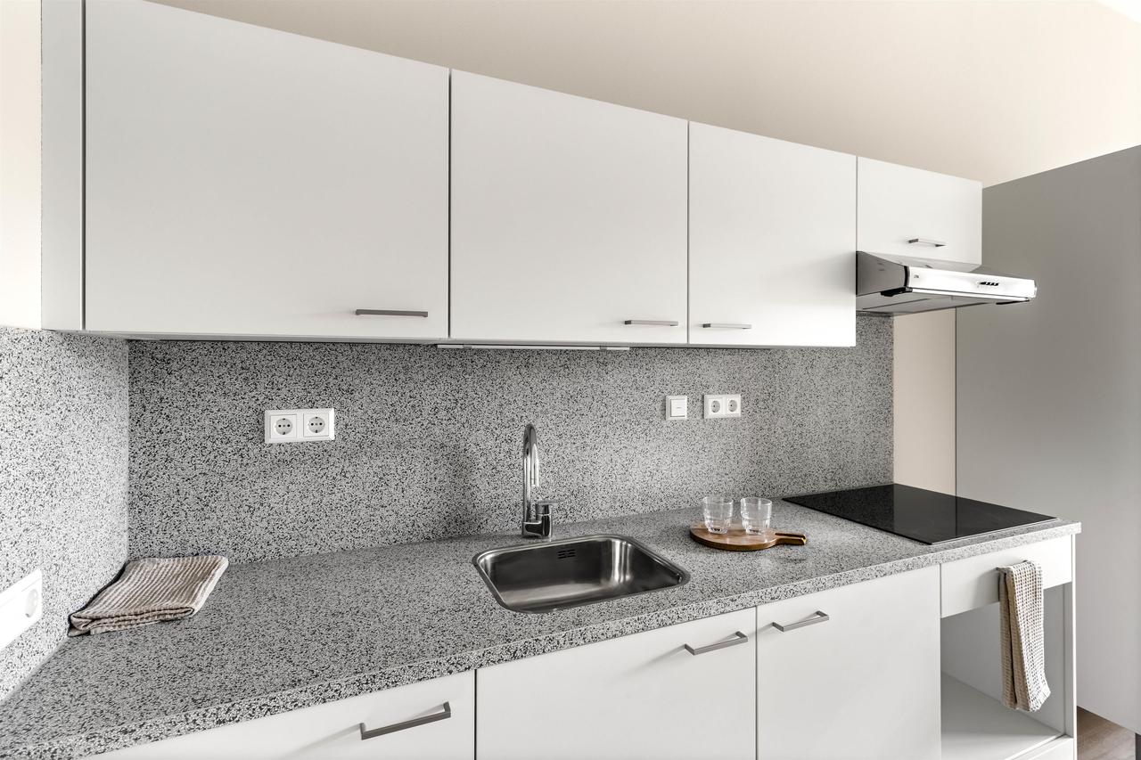 Furnished 1-Bedroom Apartment in Bullewijk - Image 23