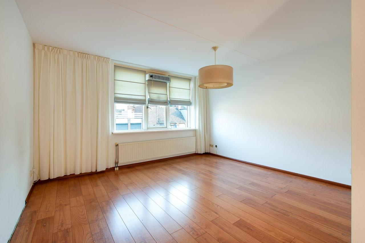 142 m² terraced home with garage in Roosendaal - Image 3