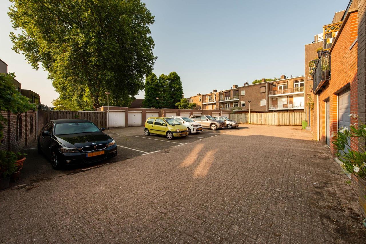 142 m² terraced home with garage in Roosendaal - Image 25