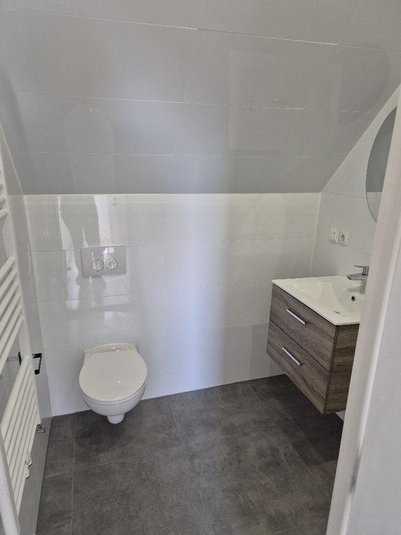 A++ 2-Bedroom Apartment in Kralingen - Image 6