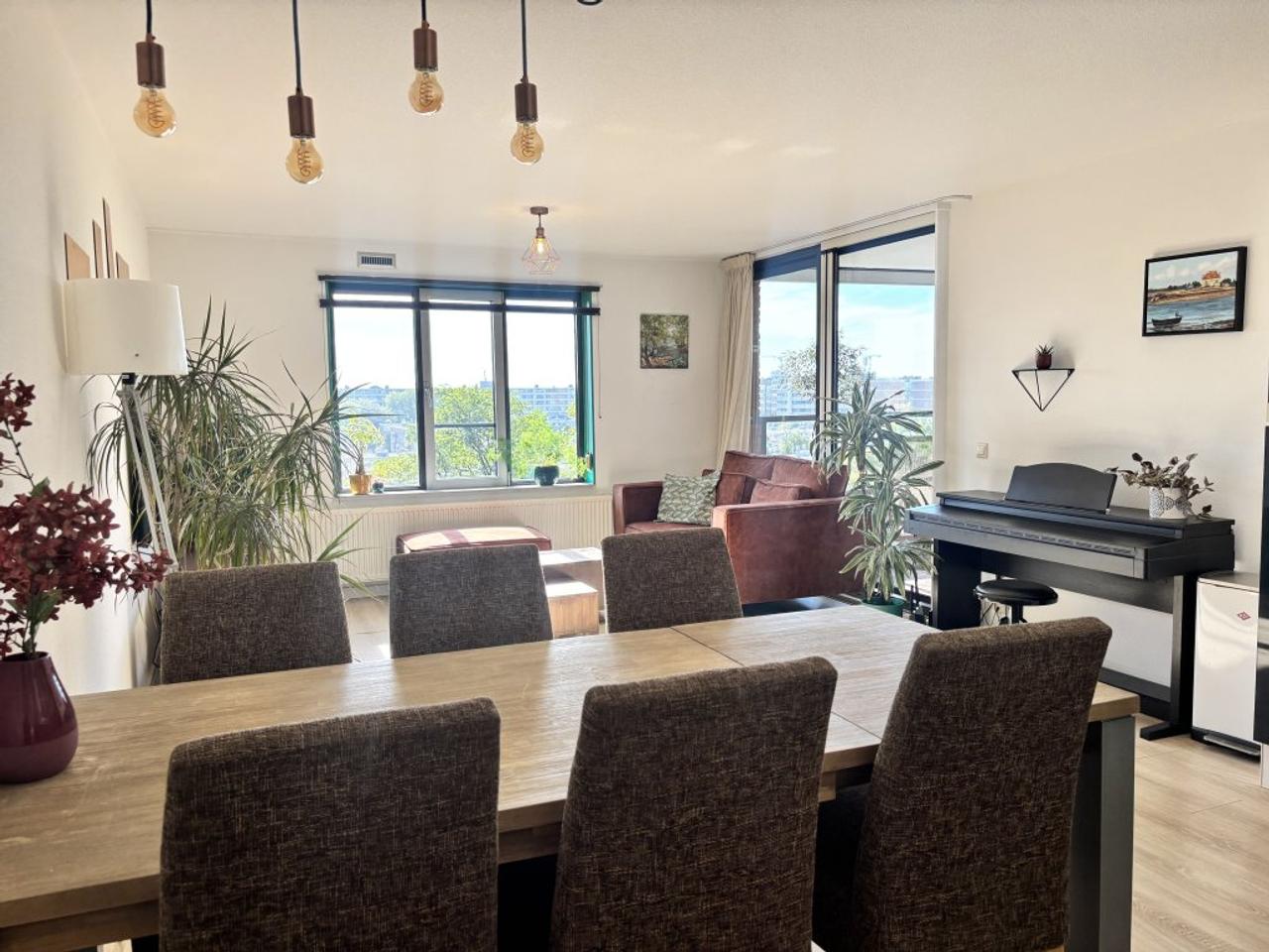 81 m² met balkon en eigen parkeerplek - Afbeelding 3