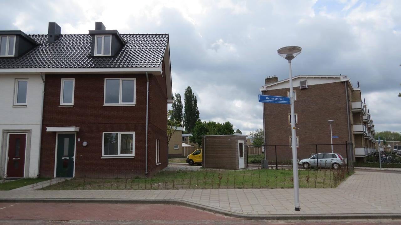 Net-zero corner house in Hengelo - Image 1