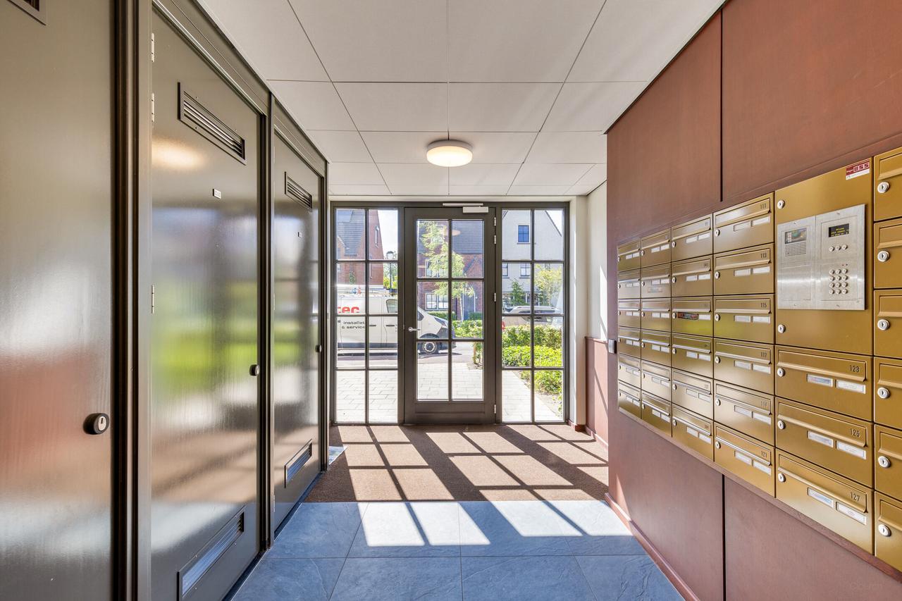 Modern A++ apartment with balcony in Hoofddorp - Image 3