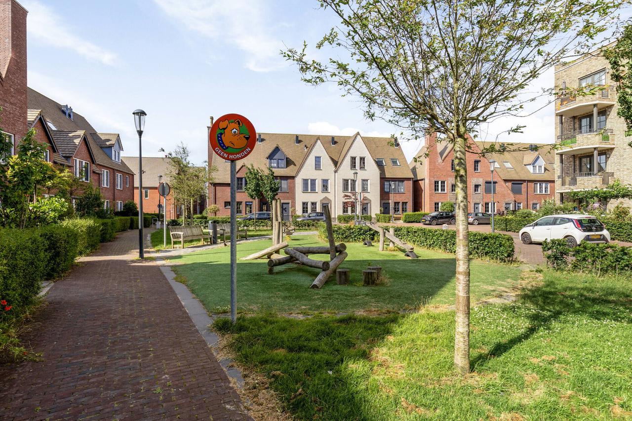 Modern A++ apartment with balcony in Hoofddorp - Image 8